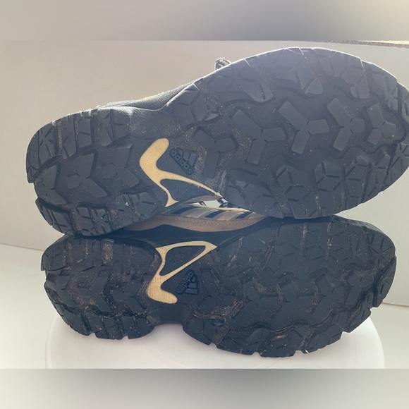 Adidas Hiking Shoes - Picture 4 of 8